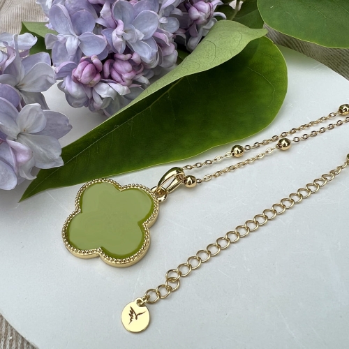 Large clover necklace (C23/LAT/68/3AU) - image00012 (2).jpg