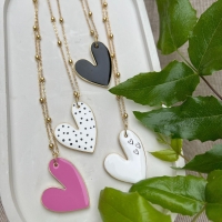 White heart necklace (C23/MAR/03/3AU - 37416_6229