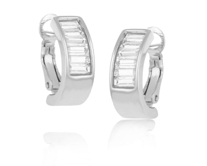 Half-round earrings with crystals from the Classic collection (P10752AG)