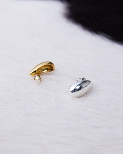 Silver-plated medium teardrop earrings from OLIWCIAKS collection (P2125AG)