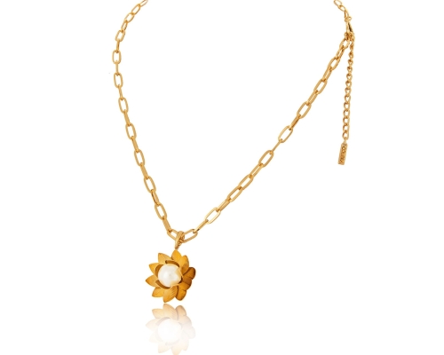 Necklace with a flower with a Majorca pearl (C24/WIO/58AU) - IMG_0057.jpg