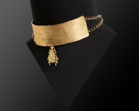 Szeroka obroża ze skarabeuszem i kryształkami Preciosa z kolekcji Vintage (C24/WIN/35AU) - C24_WIN_35.jpg