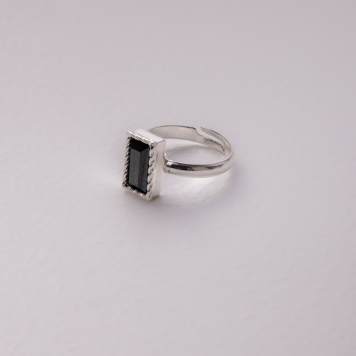 PIERŚCIONEK Z CZARNĄ CYRKONIĄ POSREBRZANY LUMINOIR (R25/VIC/01AG) - Projekt bez nazwy - 2025-08-07T103108.556.png