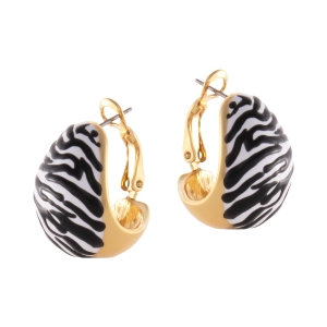 Wypukłe, białe kolczyki w czarną zeberkę (P25/LAT/117/2AU)