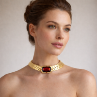 Choker z dużym kamieniem i mniejszymi kryształkami Preciosa (C25/JES/54AU) - Nagłówek (39).png