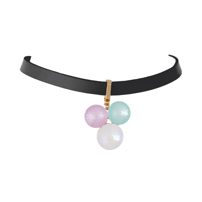 Skórzany, czarny choker z z zawieszką zdobioną trzema kryształami o średnicy 14mm i 16 mm (C25/JES/211/1AU)