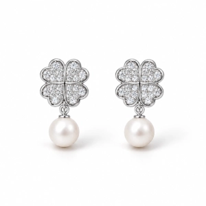 Kolczyki koniczynki z perełkami kolekcja Afrodyta Pearls Klaudia Nieścior (P25/KN/14AG)